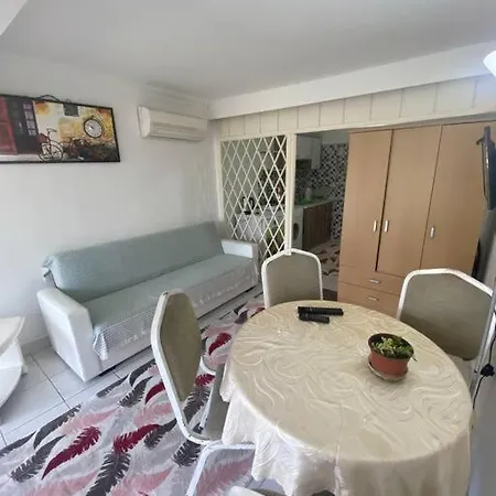 Apartmán Ozel Plajli Sitede Bahce Kati *