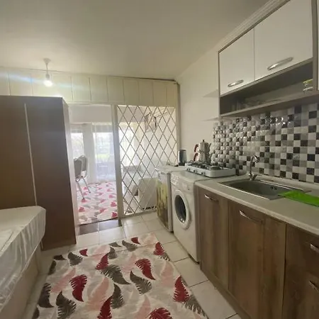 Ozel Plajli Sitede Bahce Kati شقة